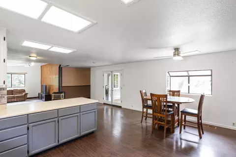 Dining - 9891 Harley Leighton Rd, Redding, CA 96003 photo 2 of 2