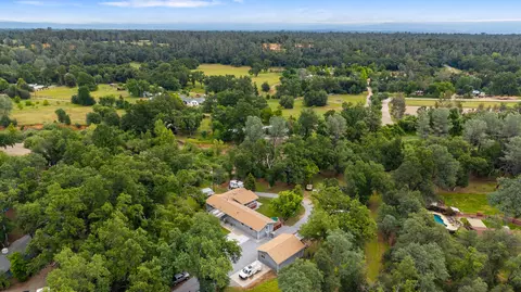 View/Area - 9891 Harley Leighton Rd, Redding, CA 96003 photo 6 of 8