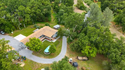 View/Area - 9891 Harley Leighton Rd, Redding, CA 96003 photo 2 of 8