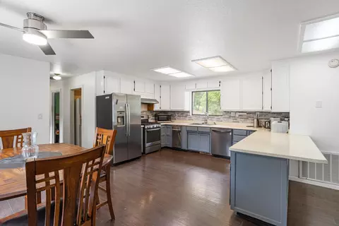 Kitchen - 9891 Harley Leighton Rd, Redding, CA 96003 photo 2 of 4
