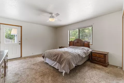 Bedroom - 9891 Harley Leighton Rd, Redding, CA 96003 photo 1 of 6