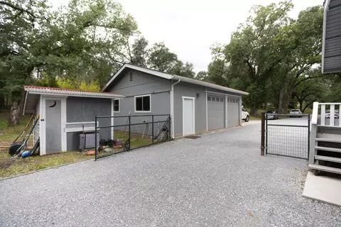 Exterior - 9891 Harley Leighton Rd, Redding, CA 96003 photo 7 of 11
