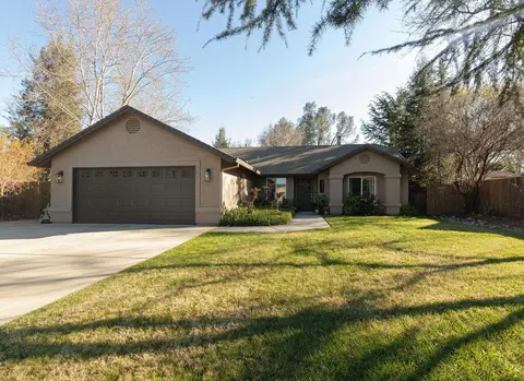 2765 Citrine Ave, Redding, CA 96001