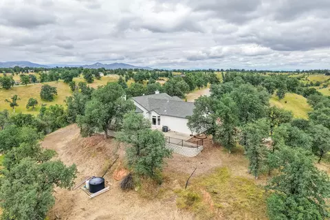 View/Area - 12921 Gas Point Rd, Igo, CA 96047 photo 6 of 28
