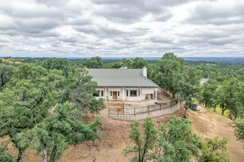 12921 Gas Point Rd, Igo, CA 96047