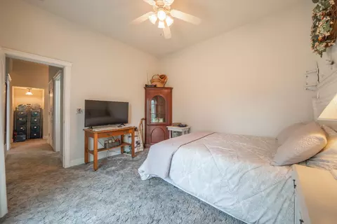 Bedroom - 12921 Gas Point Rd, Igo, CA 96047 photo 8 of 8