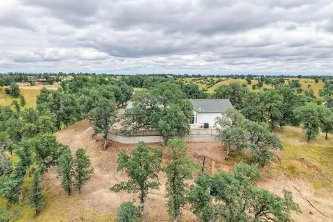 View/Area - 12921 Gas Point Rd, Igo, CA 96047 photo 5 of 28
