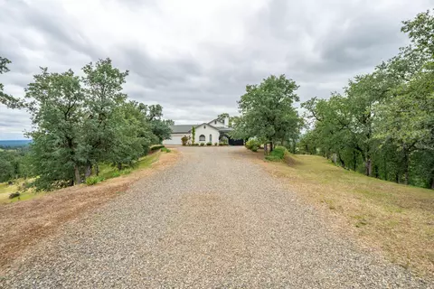 Exterior - 12921 Gas Point Rd, Igo, CA 96047 photo 15 of 22