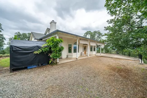 Exterior - 12921 Gas Point Rd, Igo, CA 96047 photo 7 of 22