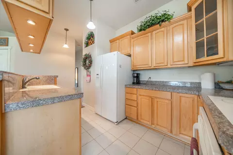 Kitchen - 12921 Gas Point Rd, Igo, CA 96047 photo 2 of 5