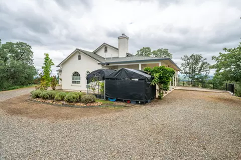 Exterior - 12921 Gas Point Rd, Igo, CA 96047 photo 3 of 22