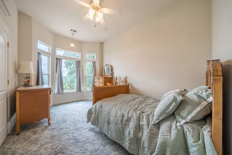 Bedroom - 12921 Gas Point Rd, Igo, CA 96047 photo 6 of 8
