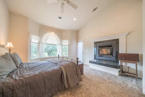 Bedroom - 12921 Gas Point Rd, Igo, CA 96047 photo 2 of 8