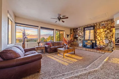 Living - 6905 Scotview Ln, Anderson, CA 96007 photo 1 of 1