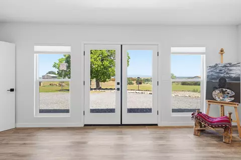 Entry Way - 6905 Scotview Ln, Anderson, CA 96007 photo 1 of 1