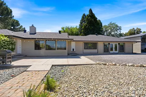 Exterior - 6905 Scotview Ln, Anderson, CA 96007 photo 5 of 10