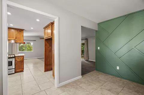 Entry Way - 1996 Mary Lake Dr, Redding, CA 96001 photo 3 of 3