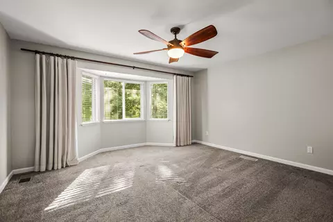 Bedroom - 1996 Mary Lake Dr, Redding, CA 96001 photo 1 of 6