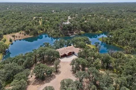 17315 S Lake Rd, Cottonwood, CA 96022