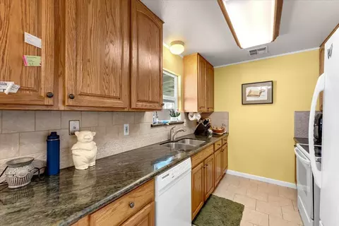 Kitchen - 22043 Alma Ave, Red Bluff, CA 96080 photo 2 of 4