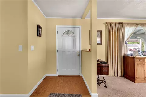 Entry Way - 22043 Alma Ave, Red Bluff, CA 96080 photo 1 of 2