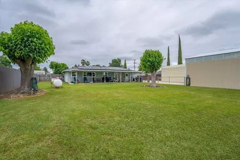 Exterior - 22043 Alma Ave, Red Bluff, CA 96080 photo 9 of 10