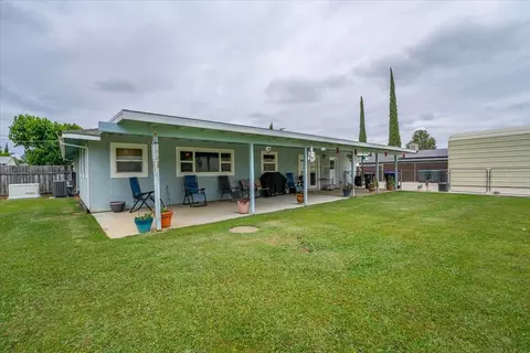 Exterior - 22043 Alma Ave, Red Bluff, CA 96080 photo 5 of 10