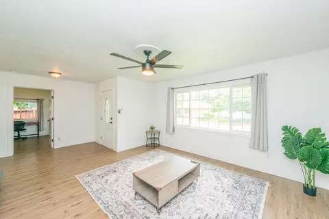 Living - 1210 C St, Redding, CA 96002 photo 1 of 4