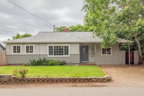 1210 C St, Redding, CA 96002