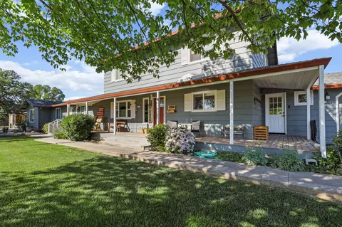 3236 El Camino Dr, Cottonwood, CA 96022