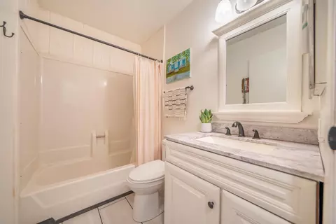 Bath - 12255 E Stillwater Way, Redding, CA 96003 photo 4 of 5