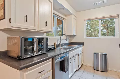 Kitchen - 1255 Scenic Way, Redding, CA 96001 photo 1 of 3