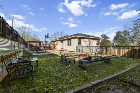 Exterior - 2565 North St, Redding, CA 96001 photo 5 of 8