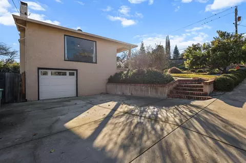 Exterior - 2565 North St, Redding, CA 96001 photo 1 of 8