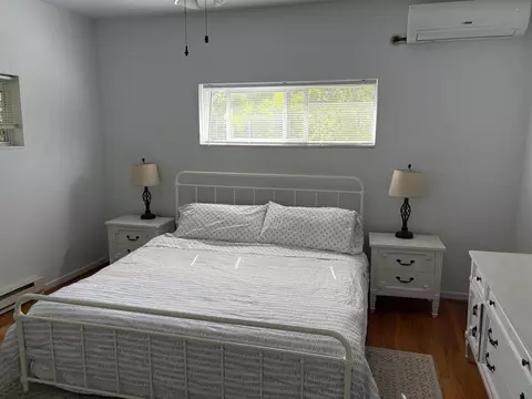 Bedroom - 4301 Cedar St, Dunsmuir, CA 96025 photo 2 of 2