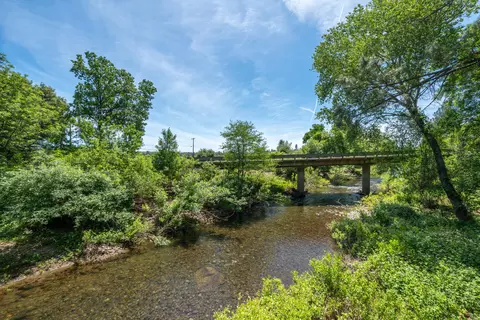 24294 Dersch Rd, Anderson, CA 96007