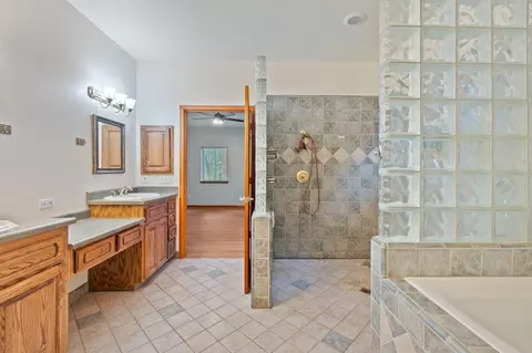 Bath - 8275 Sky Tree Ln, Shingletown, CA 96088 photo 2 of 5