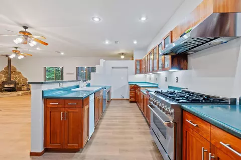 Kitchen - 8275 Sky Tree Ln, Shingletown, CA 96088 photo 2 of 2