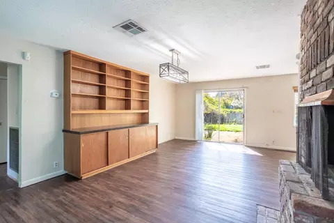 Living - 2993 Sacramento Dr, Redding, CA 96001 photo 3 of 3
