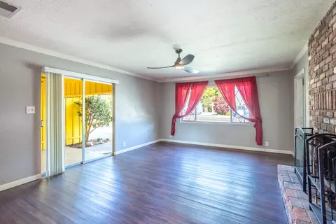 Living - 2993 Sacramento Dr, Redding, CA 96001 photo 1 of 3