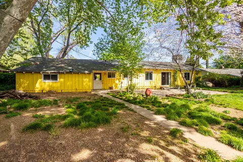 Exterior - 2993 Sacramento Dr, Redding, CA 96001 photo 5 of 6