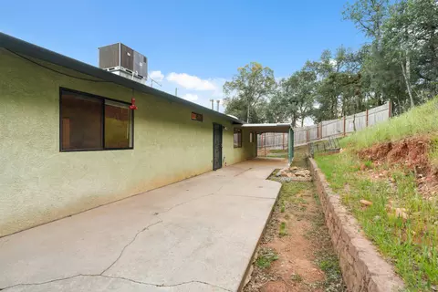 Exterior - 10618 Old Oregon Trl, Redding, CA 96003 photo 8 of 16