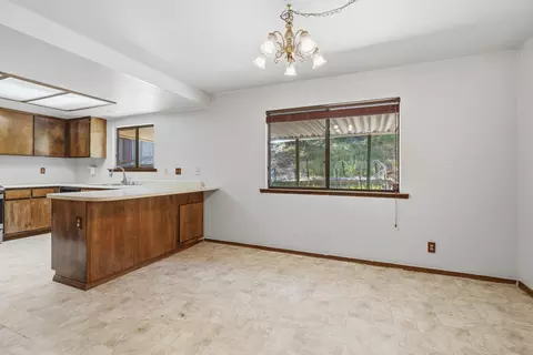 Dining - 10618 Old Oregon Trl, Redding, CA 96003 photo 2 of 2