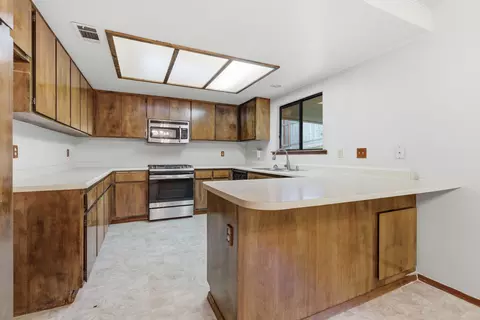 Kitchen - 10618 Old Oregon Trl, Redding, CA 96003 photo 1 of 4