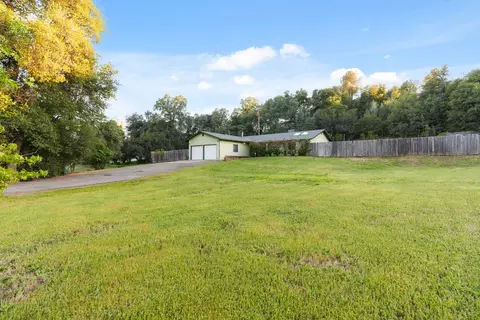 Exterior - 10618 Old Oregon Trl, Redding, CA 96003 photo 5 of 16