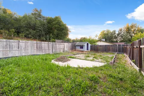 Exterior - 10618 Old Oregon Trl, Redding, CA 96003 photo 11 of 16