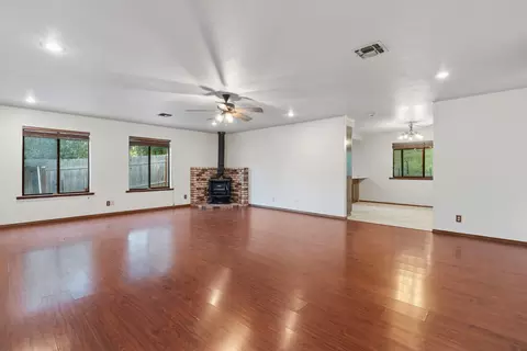 Living - 10618 Old Oregon Trl, Redding, CA 96003 photo 1 of 4
