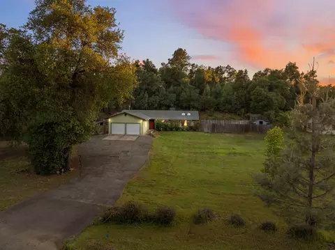 Exterior - 10618 Old Oregon Trl, Redding, CA 96003 photo 2 of 16