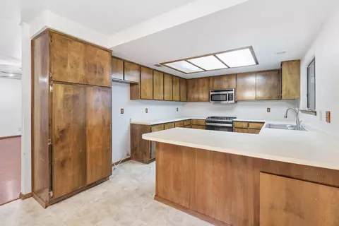 Kitchen - 10618 Old Oregon Trl, Redding, CA 96003 photo 4 of 4