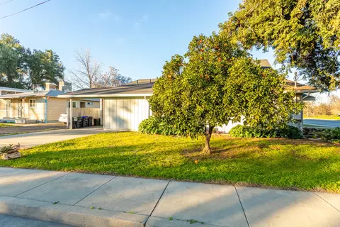 Exterior - 406 S Jackson St, Red Bluff, CA 96080 photo 8 of 10